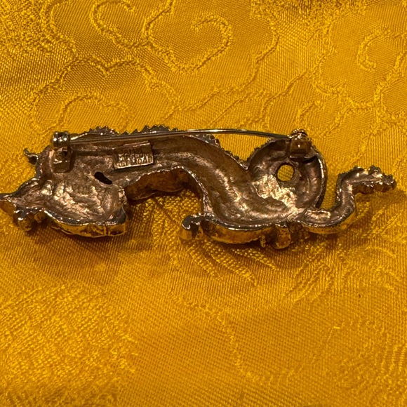 Vintage Gold-Tone Asian Dragon Brooch Marked ALVA MUSEUM REPLICAS - Picture 2 of 7